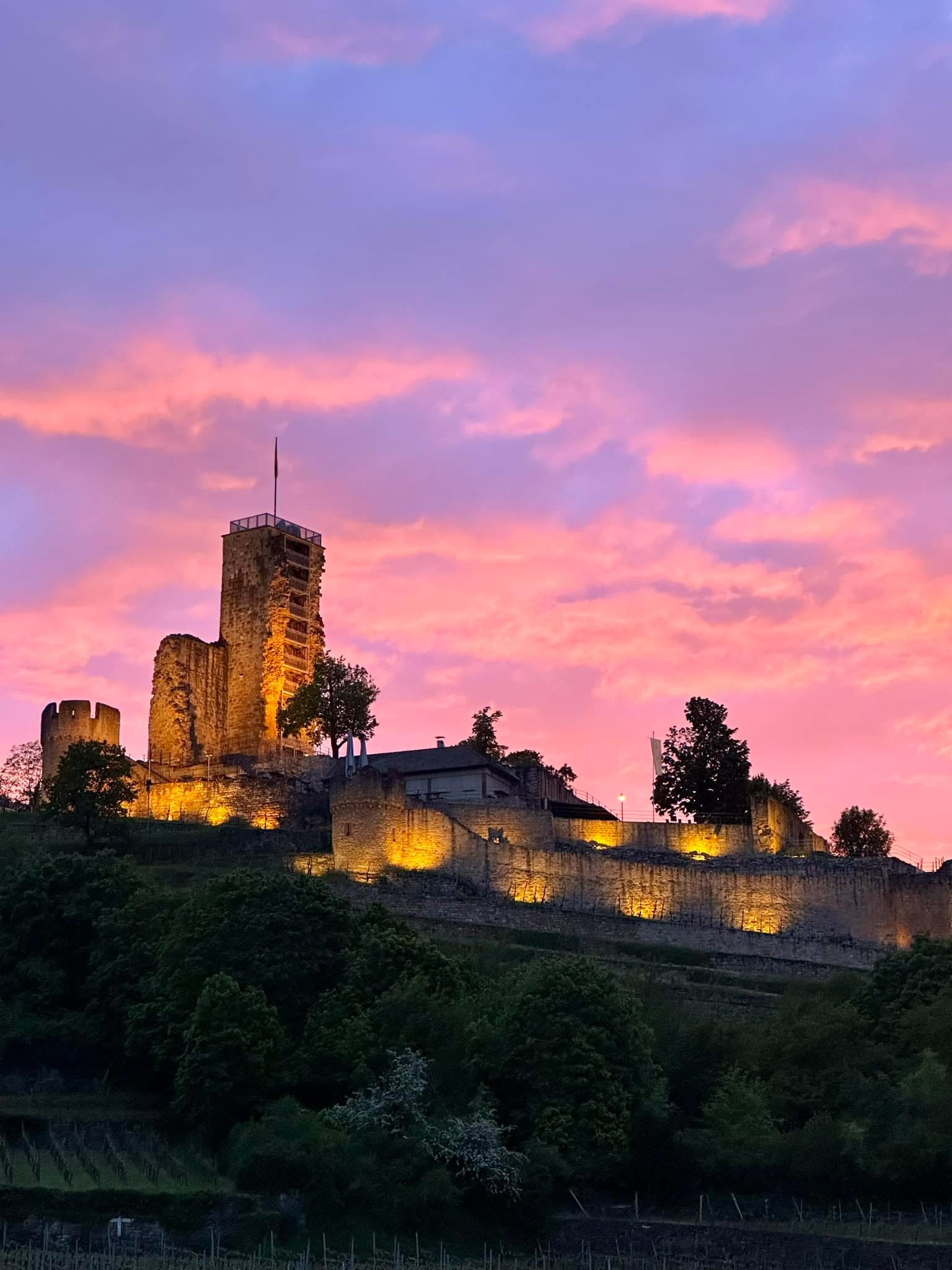 Burg bei Sonnenuntergang